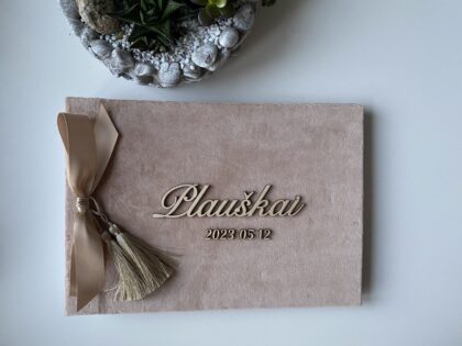 Palinkėjimų Knyga "Modesta"